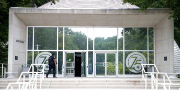 Oficeri i CIA-s arrestohet me 40 milionë dollarë në ar – kishte lidhje me numrin 2 të Pentagonit