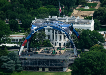 Padi për të ndaluar ndeshjet UFC në Shtëpinë e Bardhë: Kritikët akuzojnë Trump se po përdor presidencën për përfitime private