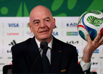 Rritet presioni ndaj Infantinos, polemikat e Botërorit 2026 po lënë në hije futbollin