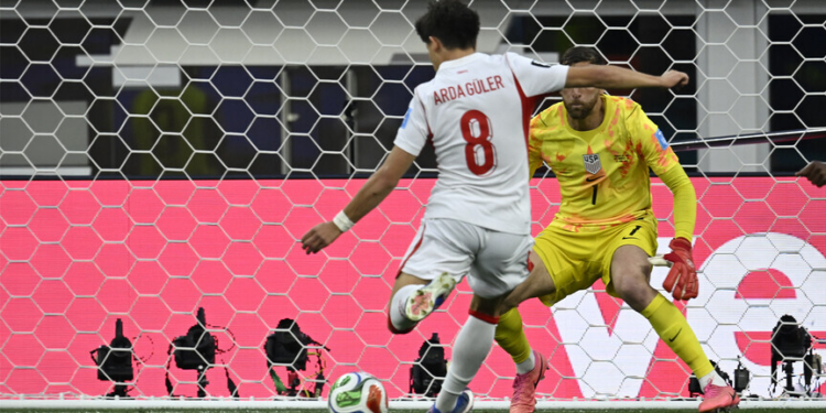 Turqia mposht SHBA-në me përmbysje dramatike, Japonia dhe Australia kalojnë në fazën me eliminim direkt
