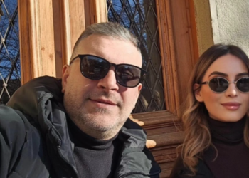 Hipokrizia e Partisë së “Burgosur”: Burri i del në mbrojtje, gruaja i rreh!