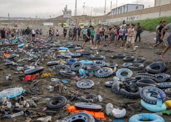 Mbi 48 mijë emigrantë kthehen në Marok, Ceuta e paralizuar nga kriza më e rëndë migratore që prej vitit 2021