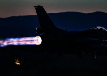 Alarm për rrëmbim avioni në fluturimin Varshavë–Tel Aviv / Turqia ngre në ajër avionë luftarakë F-16
