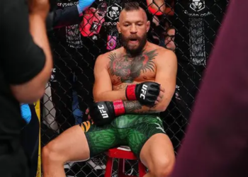 Ylli i UFC Conor McGregor rikthehet, por shuhet për 69 sekonda
