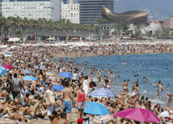 Spanja forcon rekordin turistik, mirëpriti 36.8 milionë vizitorë në pesë muajt e parë të vitit