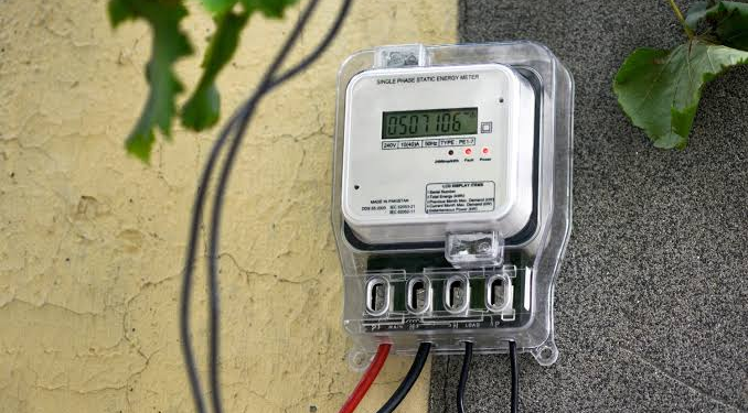 Nga Londra në Tiranë: Pse është koha të rishikohet TVSH-ja mbi energjinë elektrike