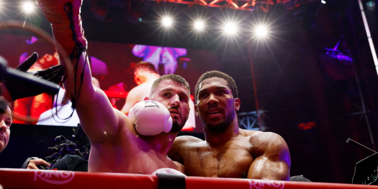 Prenga ndez një dritë që shuhet shpejt: Anthony Joshua rrёzon me “knockout” Kristian Prengën