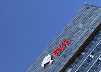 Kina u kërkon kompanive të mos bashkëpunojnë me hetimin e BE-së ndaj JD.com