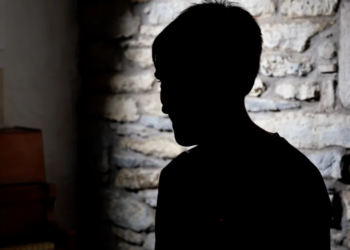 Policia britanike po përpiqet t’i largojë adoleshentët nga rruga e krimit kibernetik
