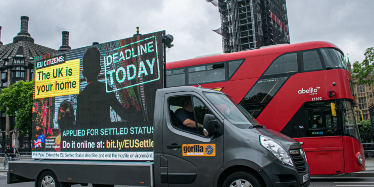 Britania u thotë disa qytetarëve të BE-së: Leja juaj e qëndrimit pas Brexit u dha “gabimisht”