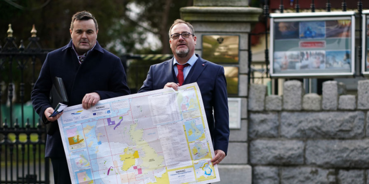 Pushteti i peshkatarit irlandez që ndali flotën ruse