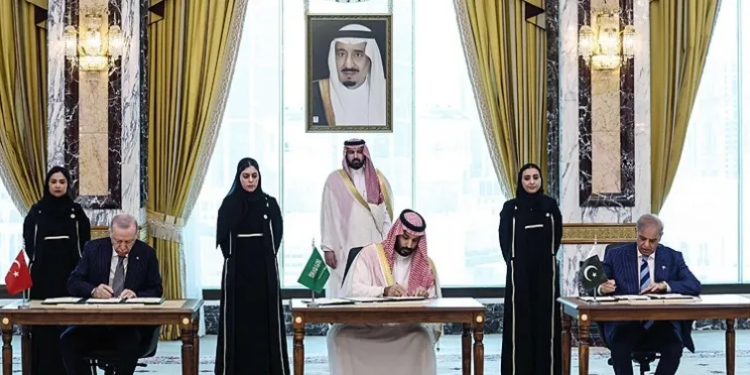 Aleanca e re e mbrojtjes mes Turqisё, Arabisё Saudite dhe Pakistanit: “Është si neni 5 i NATO-s”