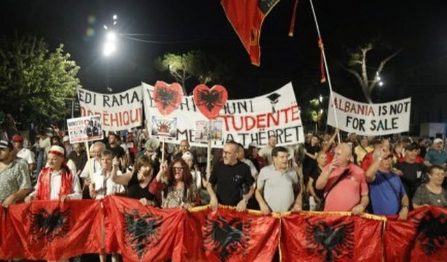 99 ditë rresht në shesh, çfarë tregon një protestë që nuk shuhet?