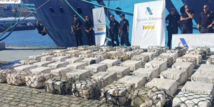 Dy ton kokainë në një jaht drejt Ballkanit, arrestohet edhe një shqiptar në Atlantik