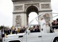 Papa Leo XIV mbledh 800 mijë njerëz në zemër të Parisit, mesha madhështore në Champs-Élysées