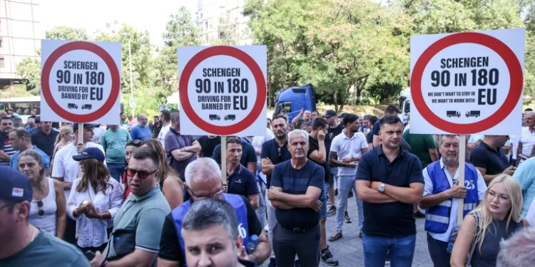 Shoferët e Ballkanit Perëndimor kërcënojnë me bllokimin e kufijve të BE-së më 14 shtator