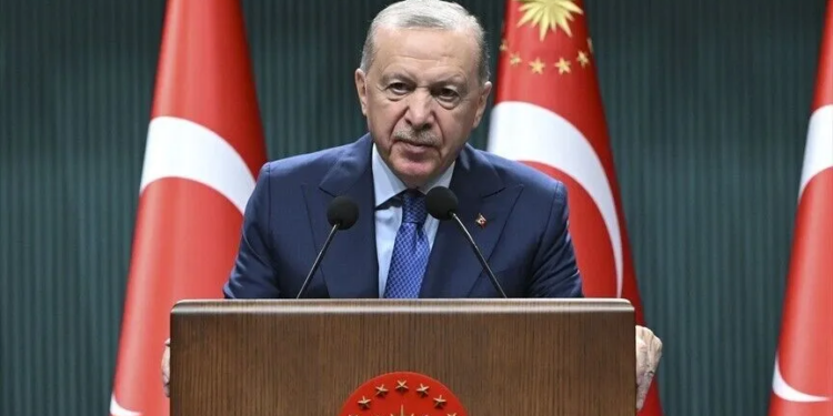 Erdogan paralajmëron: Turqia nuk do të lejojë askënd ta rrethojë apo t’i bllokojë rrugën
