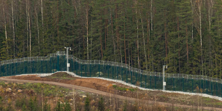 Finlanda përfundon murin 200 kilometra në kufirin me Rusinë, Helsinki: “Sot është qetësi, por nuk dimë çfarë sjell e nesërmja”