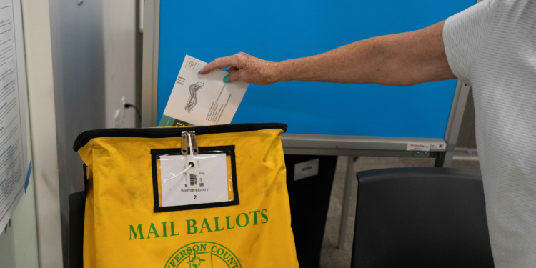 Trump përplaset sërish me Gjykatën e Lartë për votimin me postë