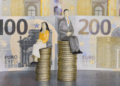 Transparenca e pagave në BE: mbi 100 ditë pas afatit, shumica e vendeve ende nuk e kanë zbatuar