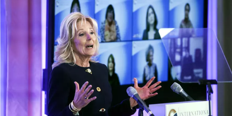 FBI fut në listën e terrorizmit ish-ministren irakiane që u dekorua nga Jill Biden, SHBA i revokon vizën