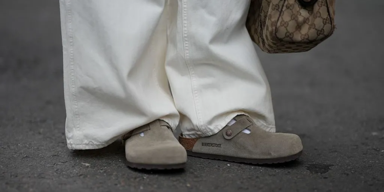 Lidl ndalohet të shesë sandalet që imitojnë Birkenstock, gjykata holandeze vendos gjobë 5 mijë euro në ditë