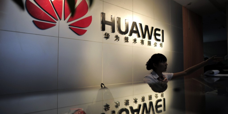 Huawei në gjyq në ShBA: një perandori teknologjike nën akuzën e një skeme kriminale shumëdekadëshe