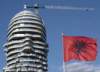 Ushtria Shqiptare e Arkitekturës dhe Gjeneral “Edi” – marrё nga The Guardian