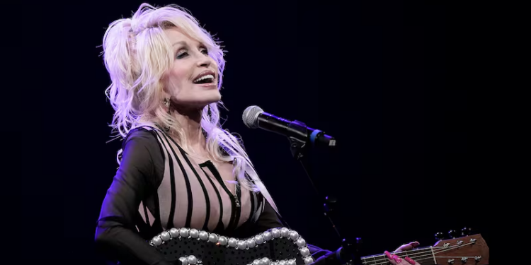 Më shumë se 50 vite nga “Jolene”, historia pas këngës së Dolly Parton