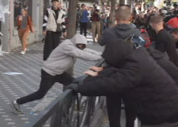 “Edi Rama kriminel, gjithë Shqipëria të urren!” Studentët ndezin Rrugën e Durrësit, policia rrethon Ministrinë e Arsimit me shirit skene krimi