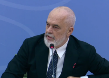 Monologu anti-dorëheqje rrëshqet: “Sa herë t’u ngrihet Tik-Toku do ndërrojmë qeverinë?” Edi Rama humbet toruan para elitës së policisë