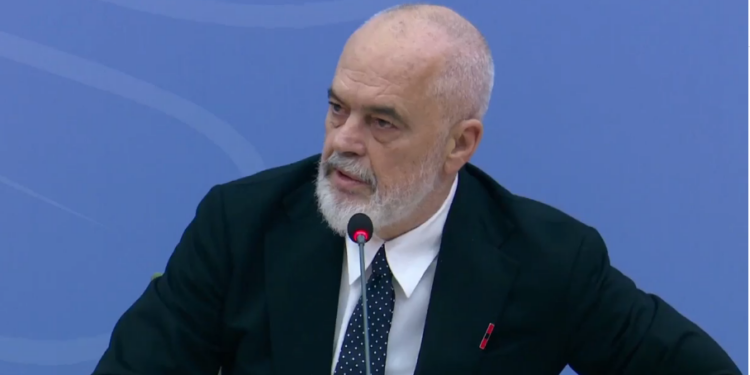 Monologu anti-dorëheqje rrëshqet: “Sa herë t’u ngrihet Tik-Toku do ndërrojmë qeverinë?” Edi Rama humbet toruan para elitës së policisë