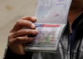 SHBA u heq vizat amerikane mbi 300 mijë të huajve: Rekord revokimesh, nën shqyrtim edhe postimet në rrjetet sociale