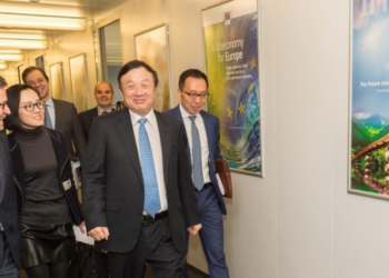Huawei sfidon ndalimin e lobimit në BE, përdor sponsorizimin e konferencave për të ruajtur ndikimin në Bruksel
